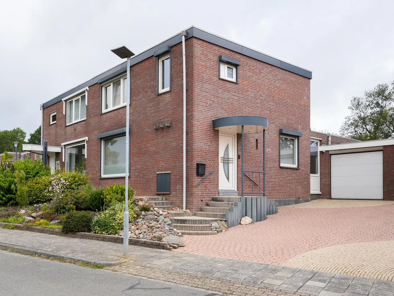 Tussenwoning te koop: Rhodestraat 3, Wijnandsrade