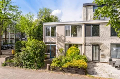 Corner house for sale: Rhônedreef 49, Taag- en Rubicondreef en omgeving Utrecht
