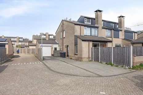 Tussenwoning te koop: Rhônestraat 29, Spijkenisse