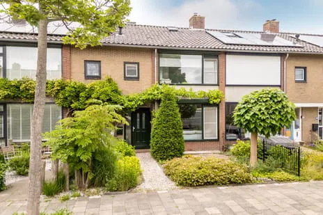Tussenwoning te koop: Rialaan 28, Oostvoorne Oostvoorne
