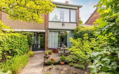 Tussenwoning te koop: Rialaan 32, Oostvoorne Oostvoorne