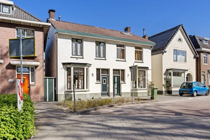Twee-onder-één-kap te koop: Ribbeltsweg 5, De Laares Enschede