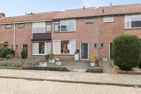 Tussenwoning te koop: Ribesstraat 16, De Ooi Doesburg