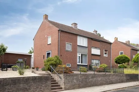 Twee-onder-één-kap te koop: Ridder Reinerstraat 5, Het Heufken Brunssum