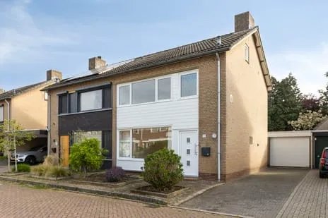 Twee-onder-één-kap te koop: Ridder van Baerlestraat 17, Baarlo-centrum Baarlo (Li)