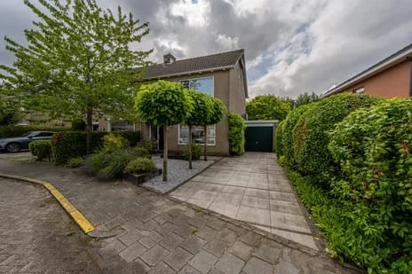 Twee-onder-één-kap te koop: Ridder van Dorpstraat 18, Nieuw-Beijerland Woonkern Nieuw-Beijerland