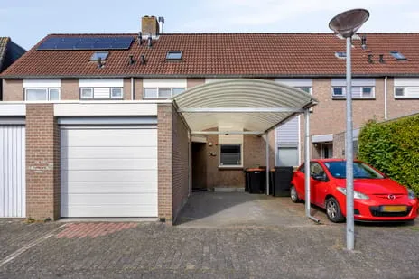 Tussenwoning te koop: Ridderspoor 63, Risdam-Noord - Buurt 21 04 Zwaag