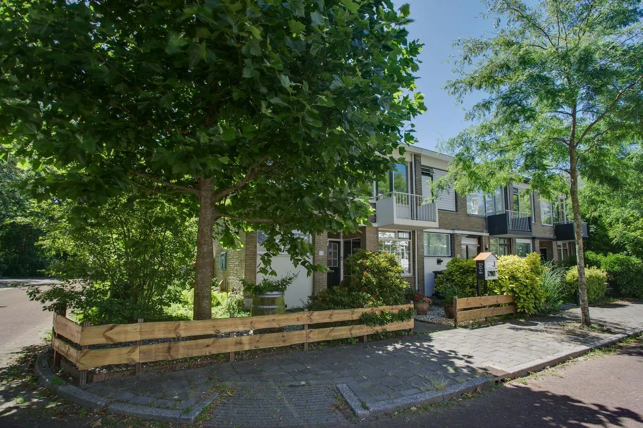 Hoekwoning te koop: Ridderspoorlaan 12, Oegstgeest