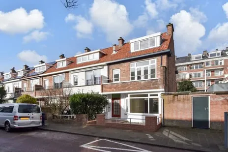 Hoekwoning te koop: Riënzistraat 9, Componistenbuurt 'S-Gravenhage