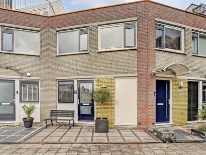 Tussenwoning te koop: Riet Blom-Mouritsstraat 16, Rotterdam