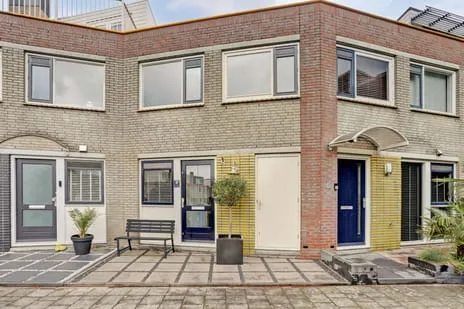 Tussenwoning te koop: Riet Blom-Mouritsstraat 16, Prinsenland Rotterdam