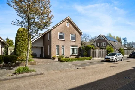 Vrijstaande woning te koop: Rietdekker 25, Landweg Poortugaal