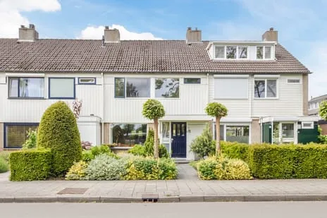 Tussenwoning te koop: Rietganssingel 12, Velp-Zuid ten zuiden van Waterstraat Velp (Ge)