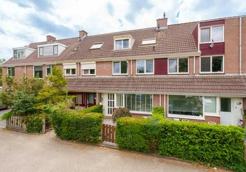 Tussenwoning te koop: Rietmeent 71, Schapenmeent en Terpmeent Almere