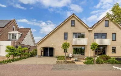 Twee-onder-één-kap te koop: Rietpluim 8, Marknesse-woonkern Marknesse