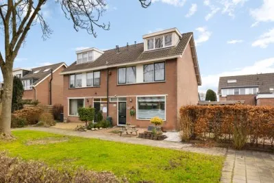 Twee-onder-één-kap te koop: Rietschoot 233, Kerkbuurt Oostzaan