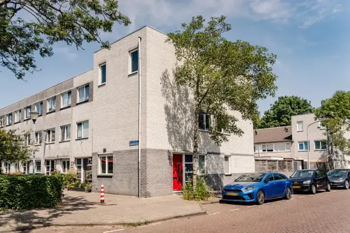 Corner house for sale: Rietveldstraat 29, Kunstschildersbuurt Haarlem