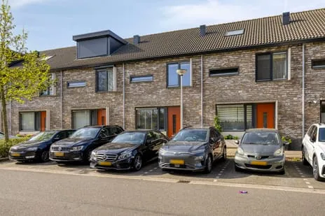 Tussenwoning te koop: Rietzangerstraat 56, Zangvogelbuurt Amersfoort