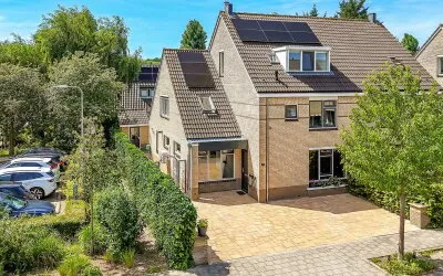 Corner house for sale: Rietzangerweg 1, Vogelweide Diemen
