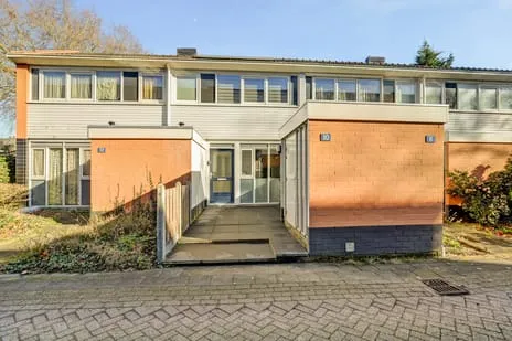 Tussenwoning te koop: Rietzoom 10, Zomenbuurt Gouda
