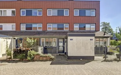 Tussenwoning te koop: Rietzoom 137, Zomenbuurt Gouda