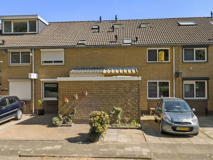 Tussenwoning te koop: Rigolettostraat 87, Vogelenzang-Zuid Spijkenisse