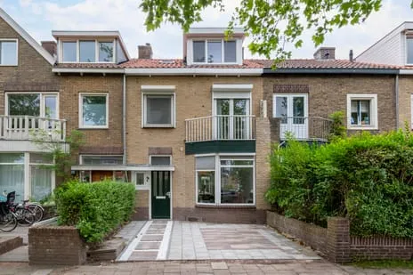 Tussenwoning te koop: Rijksstraatweg 206, Medanbuurt Haarlem