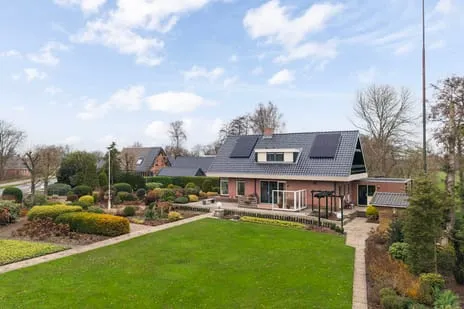 Vrijstaande woning te koop: Rijksstraatweg 21, Verspreide huizen Jistrum Jistrum