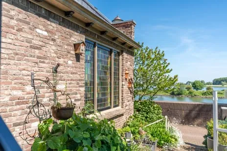 Vrijstaande woning te koop: Rijkswal 32, Woudrichem noord Woudrichem