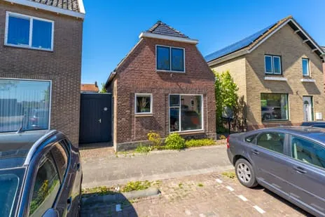 Vrijstaande woning te koop: Rijksweg 110, Jirnsum Jirnsum