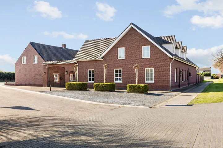 Vrijstaande woning te koop: Rijksweg 14, Linne Linne