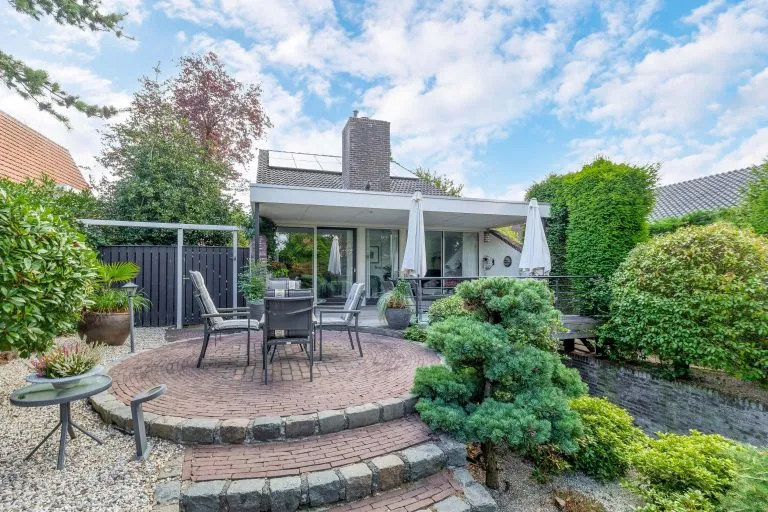 Vrijstaande woning te koop: Rijksweg 142A, Velden