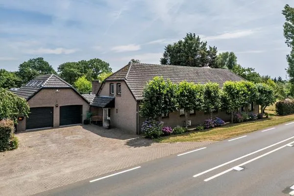 Vrijstaande woning te koop: Rijksweg 29, Hasselt en Het Vorst Velden