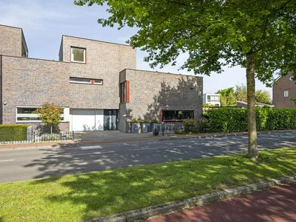Hoekwoning te koop: Rijksweg 31E, Vroendaal Maastricht