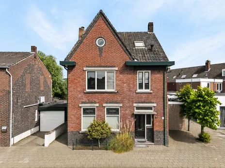 Corner house for sale: Rijksweg 60, Reuver Reuver