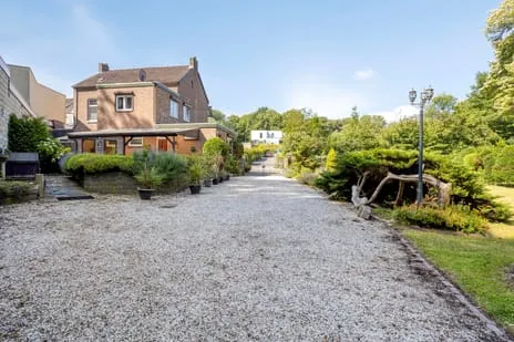 Hoekwoning te koop: Rijksweg 7, Berg Cadier En Keer