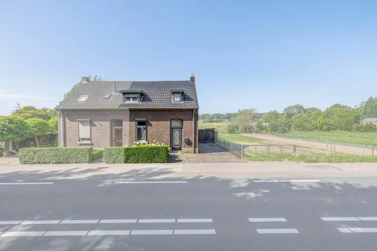 Twee-onder-één-kap te koop: Rijksweg Noord 9, Belfeld