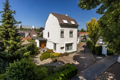 Hoekwoning te koop: Rijksweg Noord 200, Overhoven Sittard