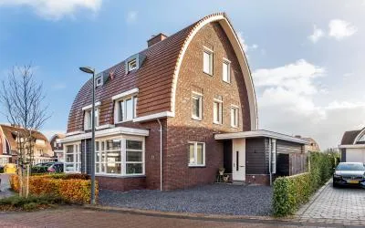 Twee-onder-één-kap te koop: Rijnauwen 17, Hoog Dalem Gorinchem