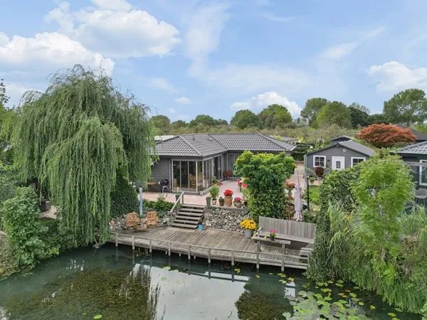 Vrijstaande woning te koop: Rijnbandijk 111-111, Maurik