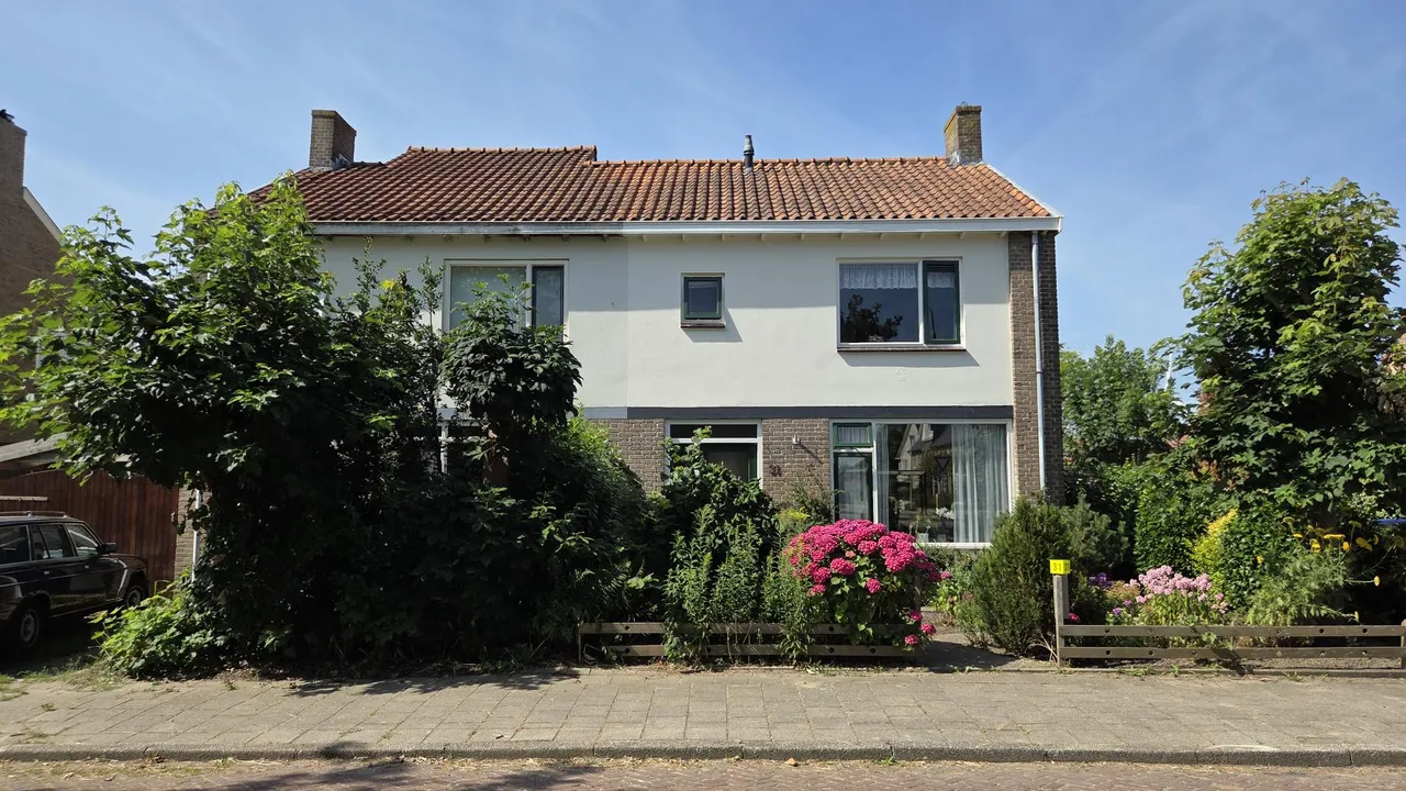 Twee-onder-één-kap te koop: Rijndijk 31, Hazerswoude-Rijndijk