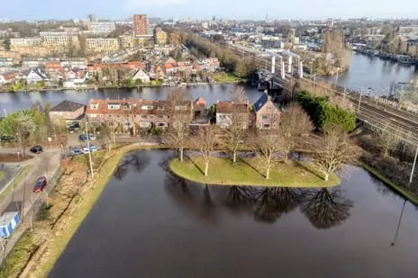 Tussenwoning te koop: Rijndijk 40, Kloosterhof Leiden