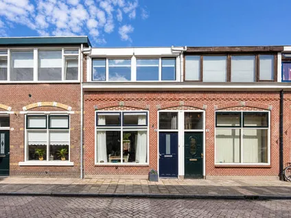 Tussenwoning te koop: Rijndijkstraat 43, Rijndijkbuurt Leiden
