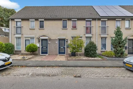 Tussenwoning te koop: Rijnlaan 109, Brouwhuis-West Helmond