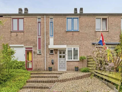 Tussenwoning te koop: Rijnlaan 27, Zeekant Bergen Op Zoom