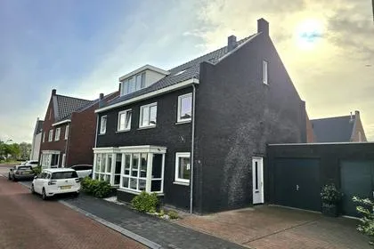 Tussenwoning te koop: Rijnland 16, Spaarndam Spaarndam