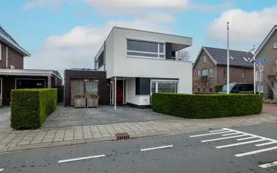 Vrijstaande woning te koop: Rijnsburgerweg 94, Naaldwijk