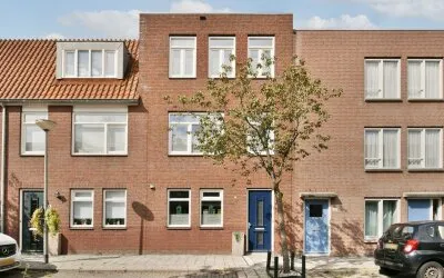 Terraced house for sale: Rijnstraat 18, Sandersbuurt Schiedam
