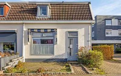 Tussenwoning te koop: Rijssensestraat 201, De Blokken Nijverdal