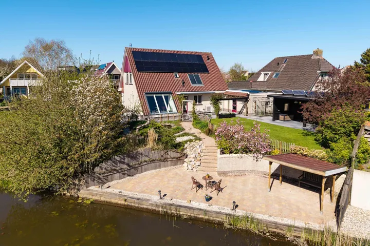 Vrijstaande woning te koop: Rinbank 1, Dokkum